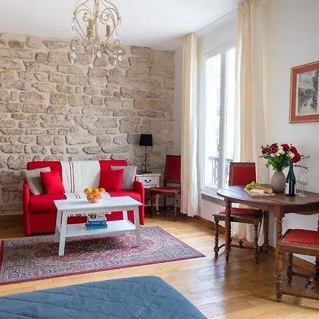 Saint Louis En Ile Apartment